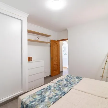 Apartment Flatguest + 2 Terraces + 9 Pax + Sea View Pajara (Fuerteventura)