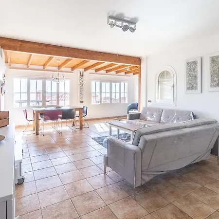 Flatguest + 2 Terraces + 9 Pax + Sea View Lejlighed