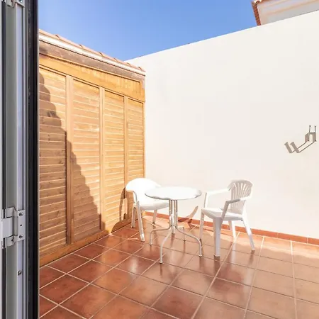 Flatguest + 2 Terraces + 9 Pax + Sea View *